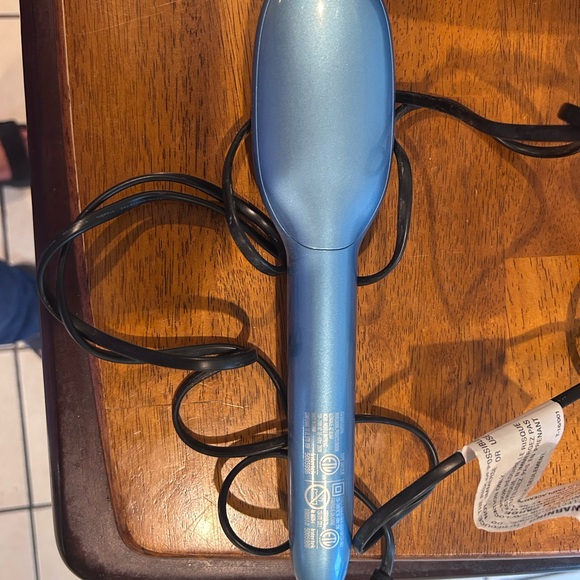 BaBylissPRO Blue Hair Straightening Brush - Picture 3 of 3